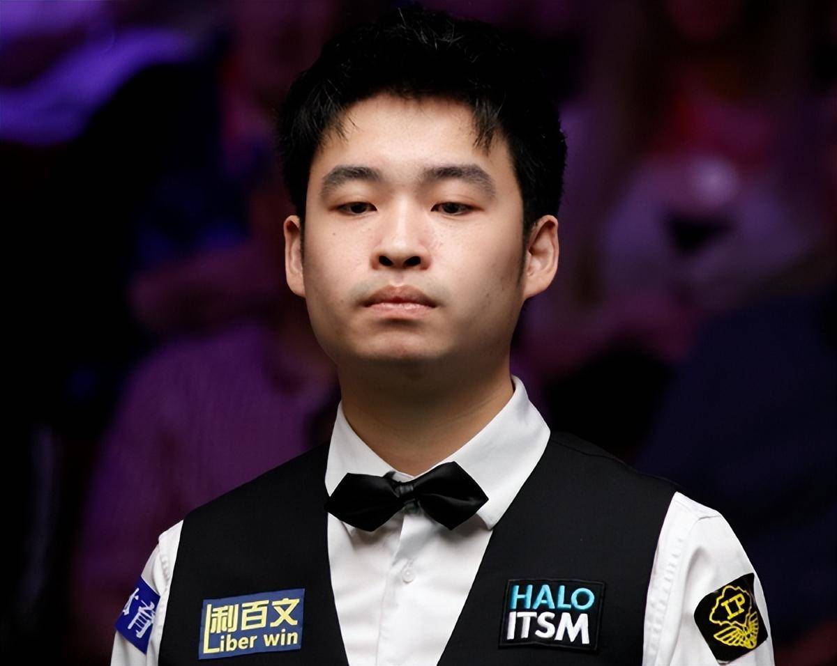 选手们通过 选手们通过