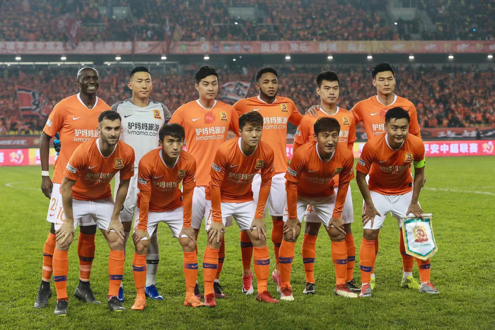 队对他的期 队对他的期